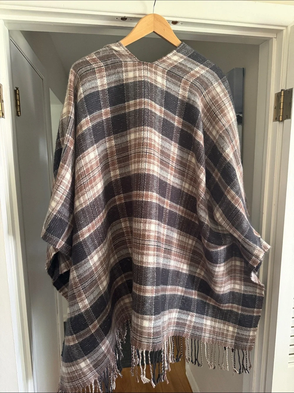 Universal Thread Plaid Fringe open Poncho - Brown, Black & Cream